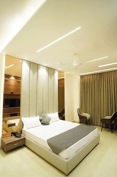 hotel ovel hotel ludhiyana