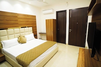 hotel ovel hotel ludhiyana