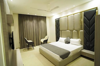 hotel ovel hotel ludhiyana