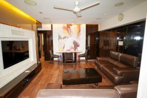 zenith homes powai suites