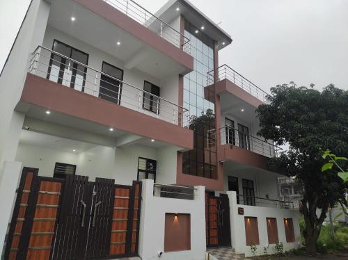 Guruji Homes,,3 star