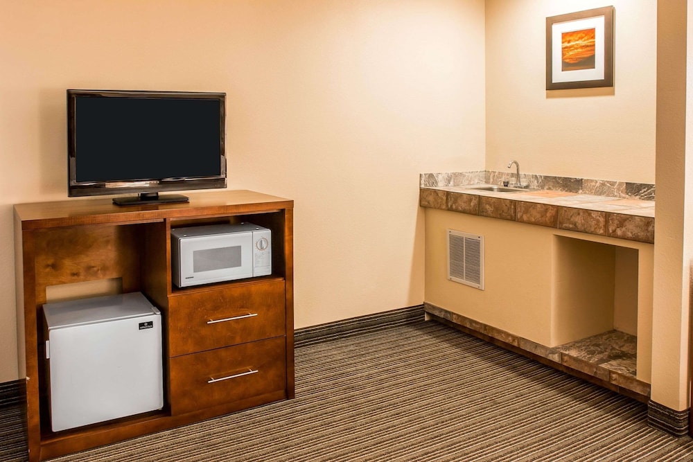 country inn and suites by radisson battle creek mi