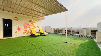 bluo penthouse staycation bathtub and terrace garden