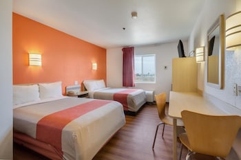 motel 6 lemoore ca