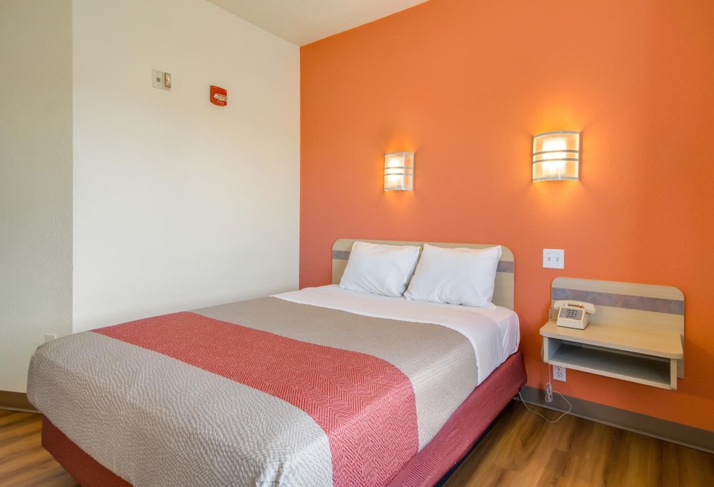 motel 6 lemoore ca