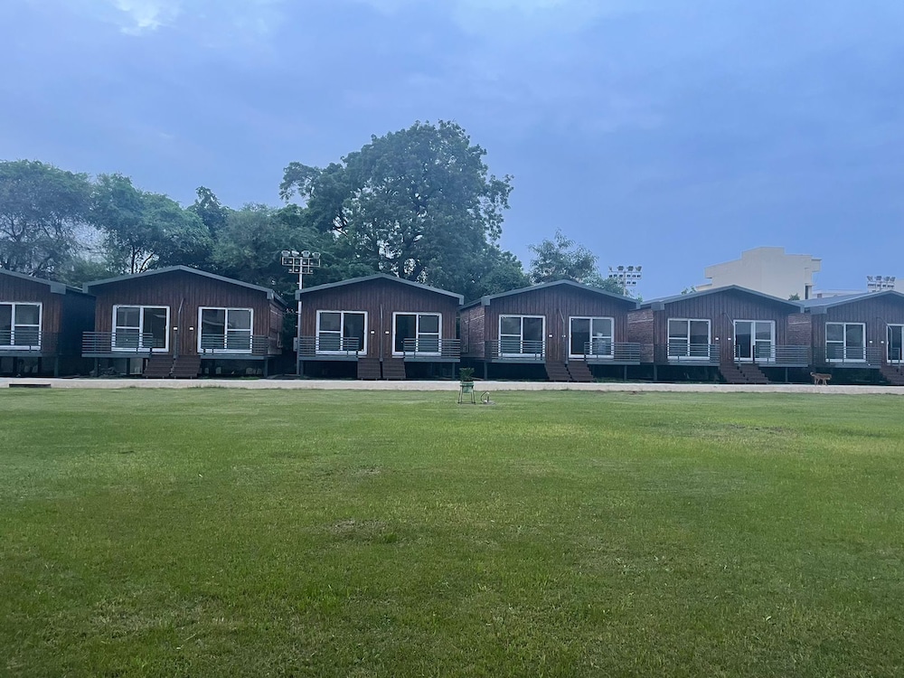 vrindavan greens resort