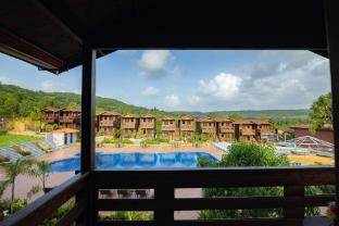 axiom resort luxury cottages arambol