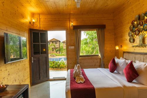 axiom resort luxury cottages arambol