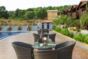 axiom resort luxury cottages arambol