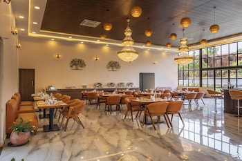 axiom resort luxury cottages arambol