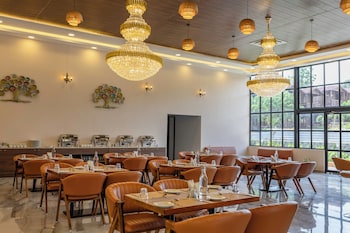 axiom resort luxury cottages arambol