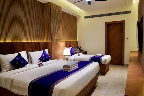 Balaji Palace,,3 star