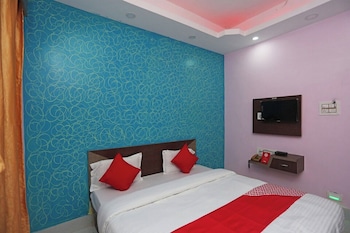 dhamstay hotel savashi near temple puri