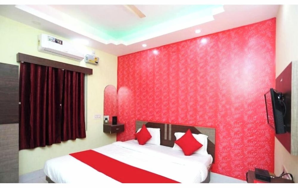 dhamstay hotel savashi near temple puri