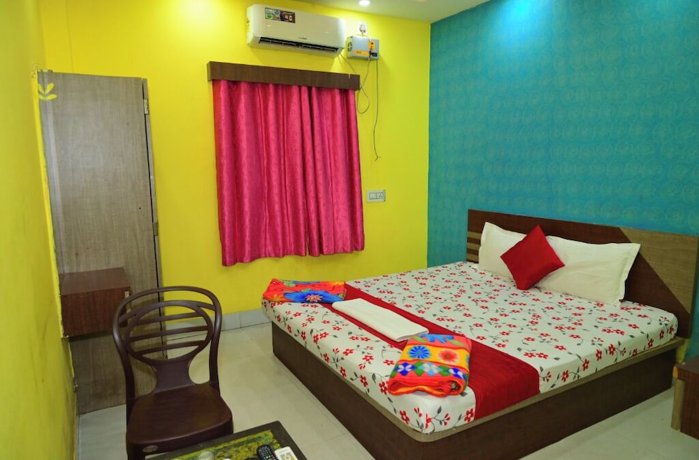 dhamstay hotel savashi near temple puri