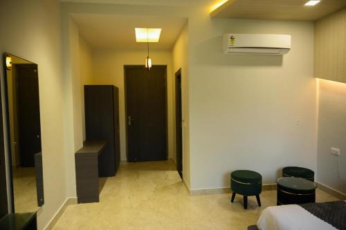 The Carnation Mound,,2 star