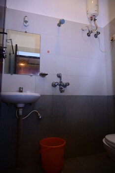 dhamstay hotel blue sagar nearbeach puri