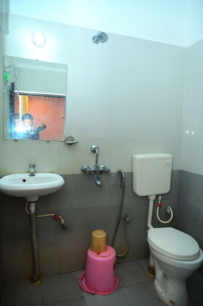 dhamstay hotel blue sagar nearbeach puri