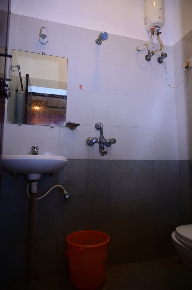 dhamstay hotel blue sagar nearbeach puri