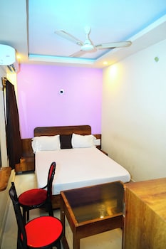 dhamstay hotel blue sagar nearbeach puri