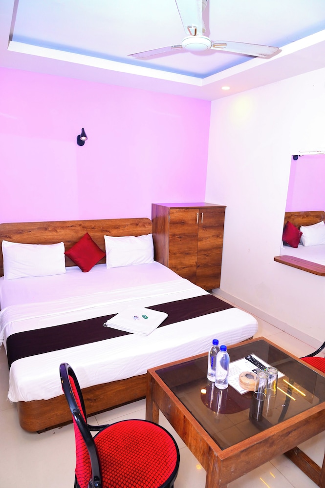 dhamstay hotel blue sagar nearbeach puri