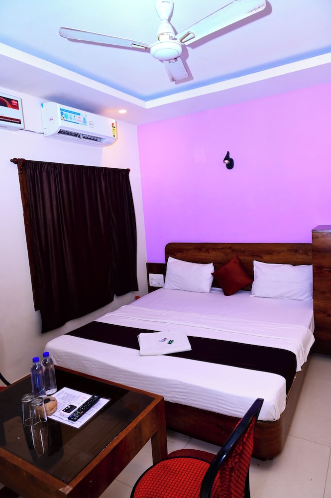 dhamstay hotel blue sagar nearbeach puri