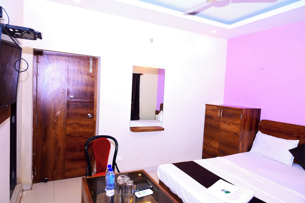 dhamstay hotel blue sagar nearbeach puri