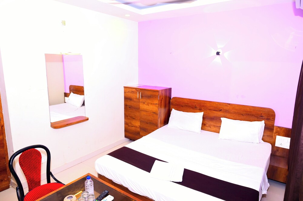 dhamstay hotel blue sagar nearbeach puri