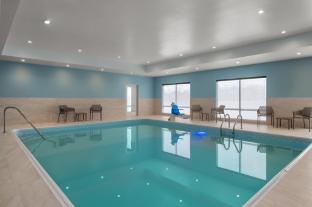 holiday inn express and suites muncie northwest by ihg