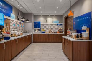 holiday inn express and suites muncie northwest by ihg