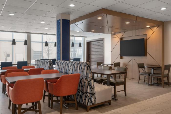 holiday inn express and suites muncie northwest by ihg