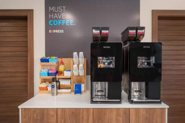 holiday inn express and suites muncie northwest by ihg