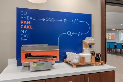 holiday inn express and suites muncie northwest by ihg