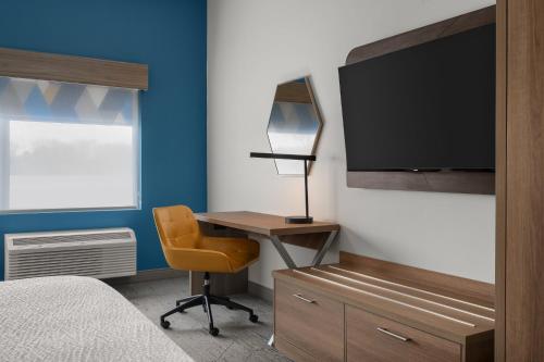 holiday inn express and suites muncie northwest by ihg