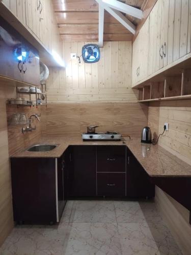 Luxsugero Moonlight,,2 star