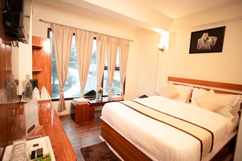 Verdant The Lush Gateway,,3 star