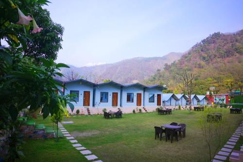 The Hidden Paradise,,3 star