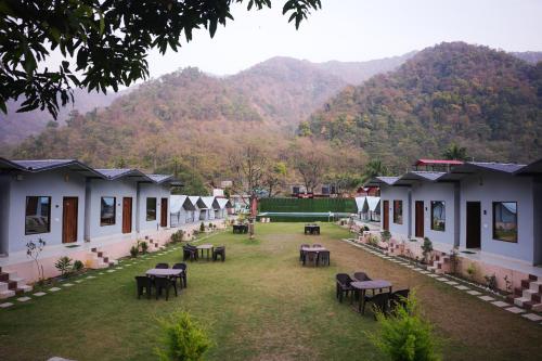 The Hidden Paradise,,3 star