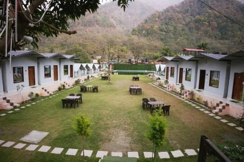 The Hidden Paradise,,3 star