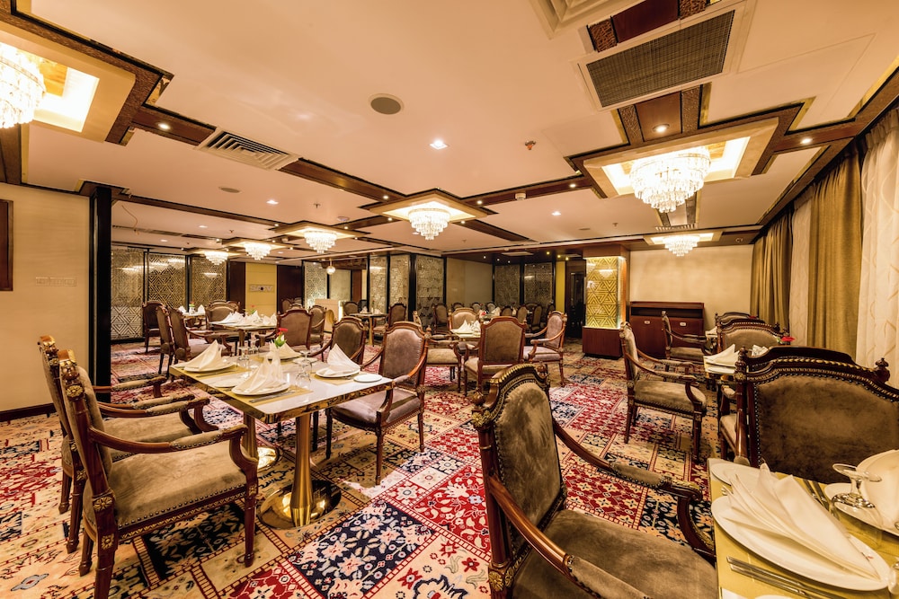 grand palace hotel and resorts dhaka