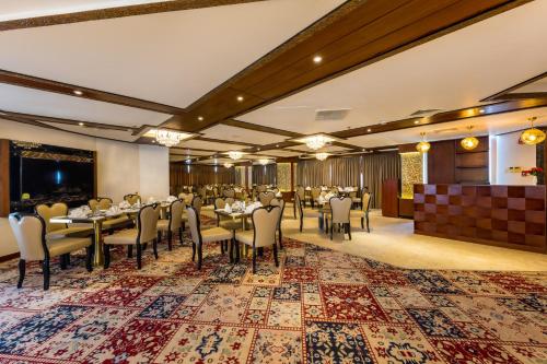 grand palace hotel and resorts dhaka