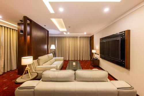 grand palace hotel and resorts dhaka