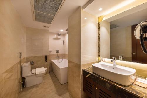 grand palace hotel and resorts dhaka