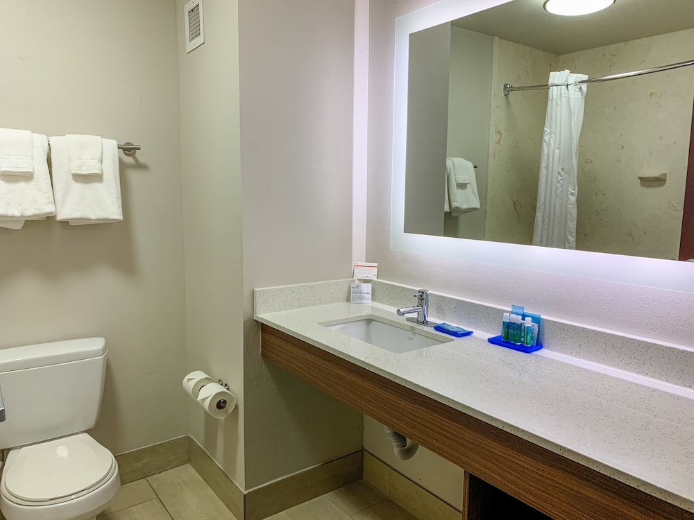 holiday inn express and suites lexington dtwn area keenland by ihg