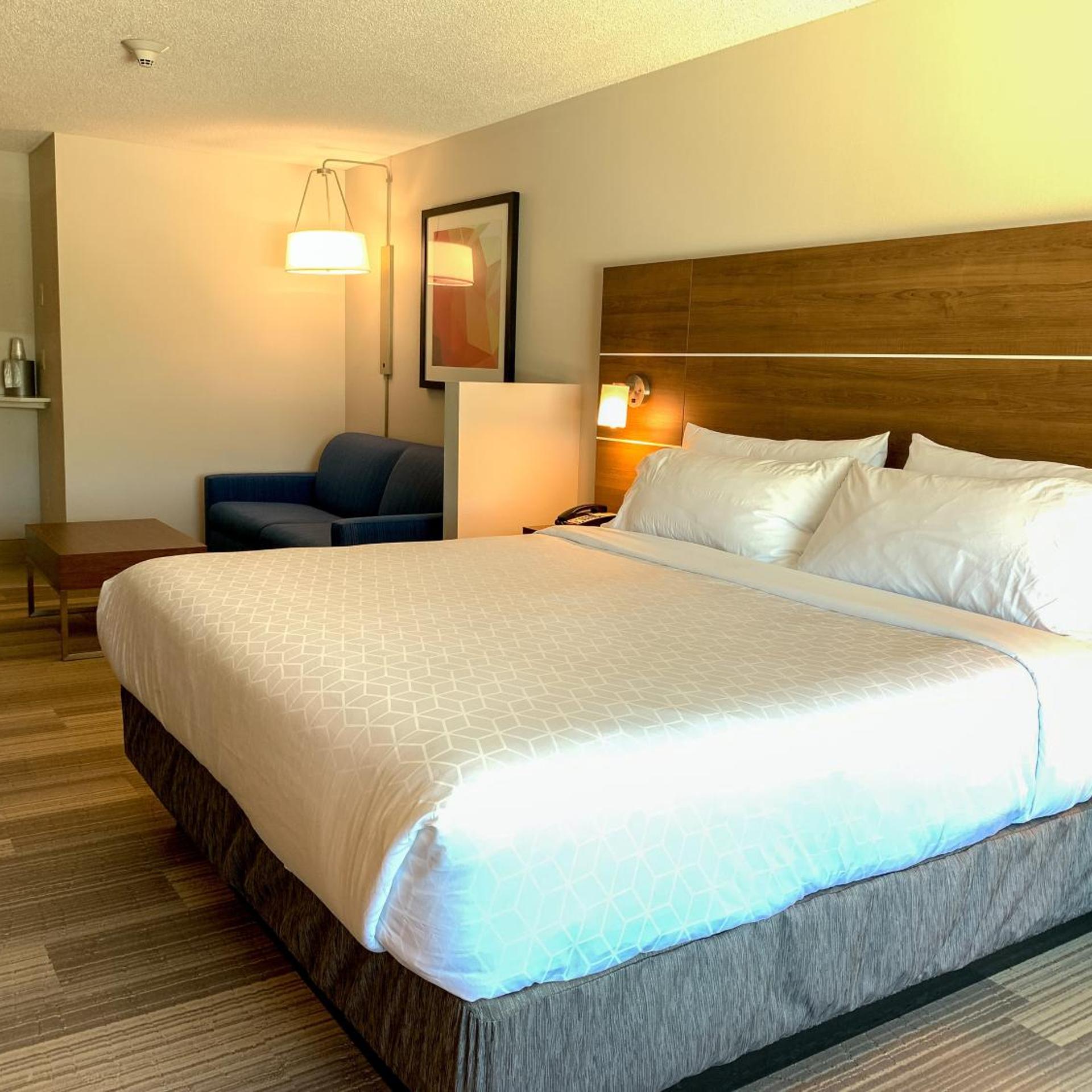 holiday inn express and suites lexington dtwn area keenland by ihg