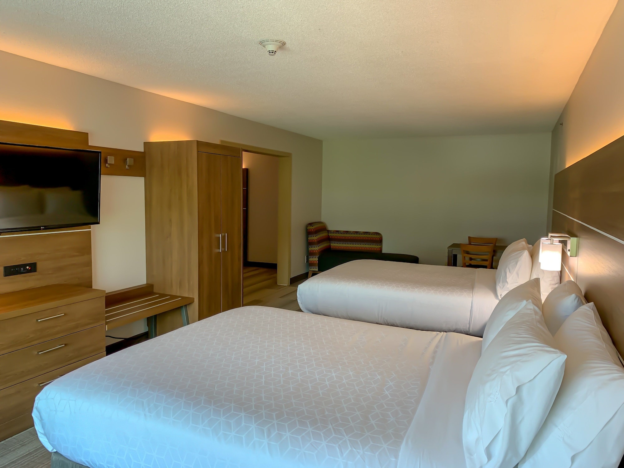 holiday inn express and suites lexington dtwn area keenland by ihg