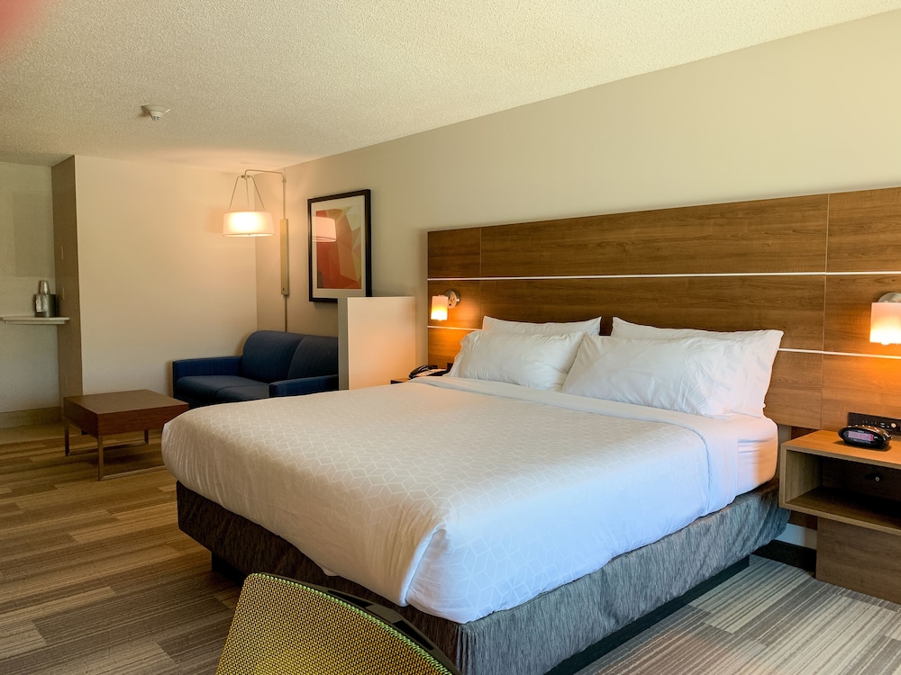 holiday inn express and suites lexington dtwn area keenland by ihg
