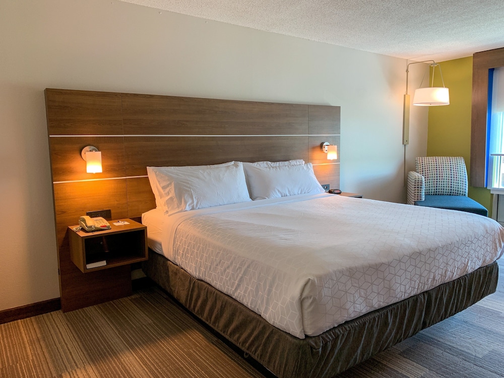 holiday inn express and suites lexington dtwn area keenland by ihg