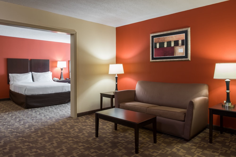 holiday inn express and suites lexington dtwn area keenland by ihg