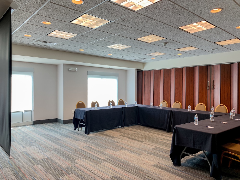 holiday inn express and suites lexington dtwn area keenland by ihg